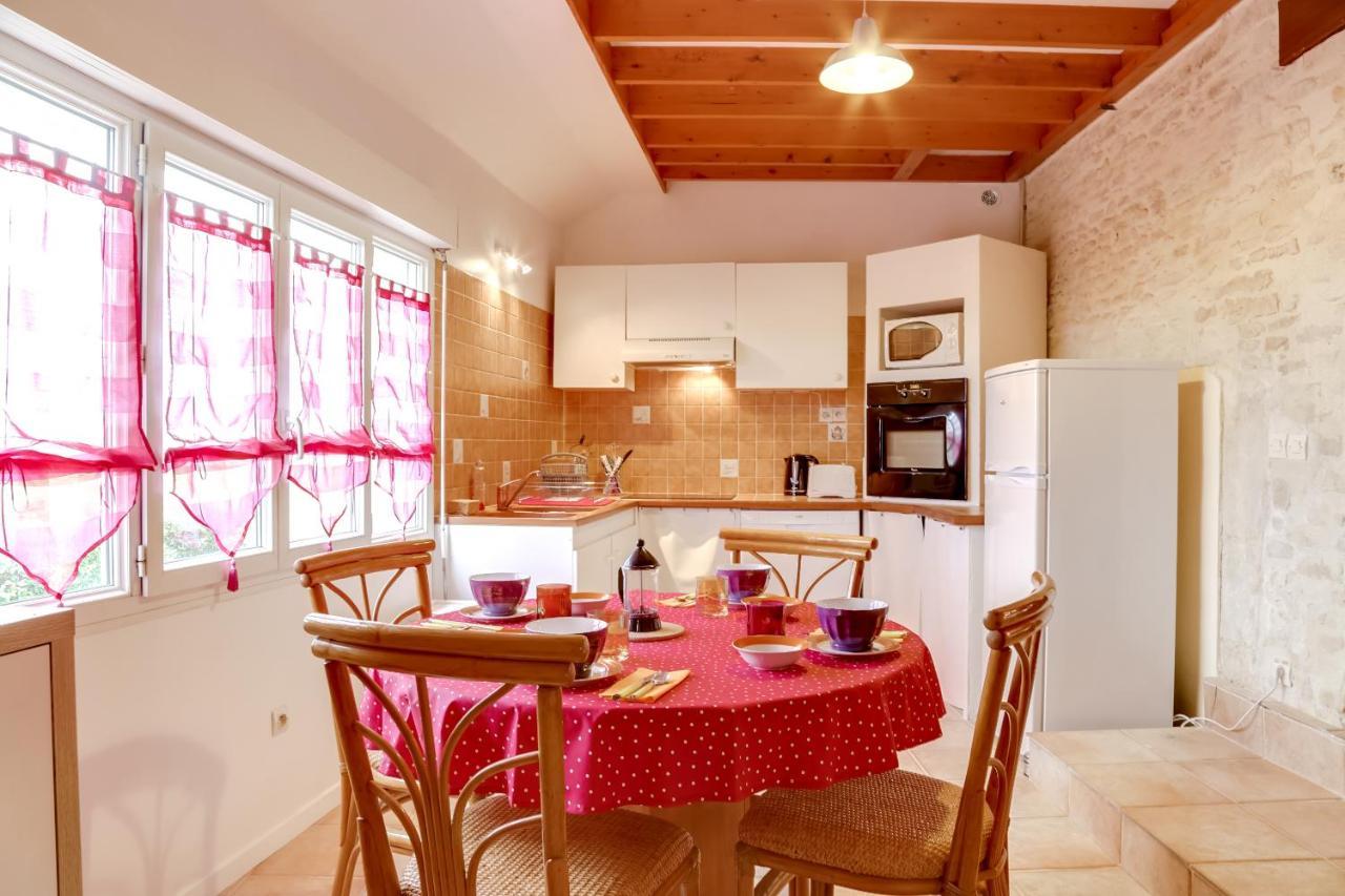 Isida, Maison Spacieuse Avec Terrasse Et Stationnement Caen Esterno foto